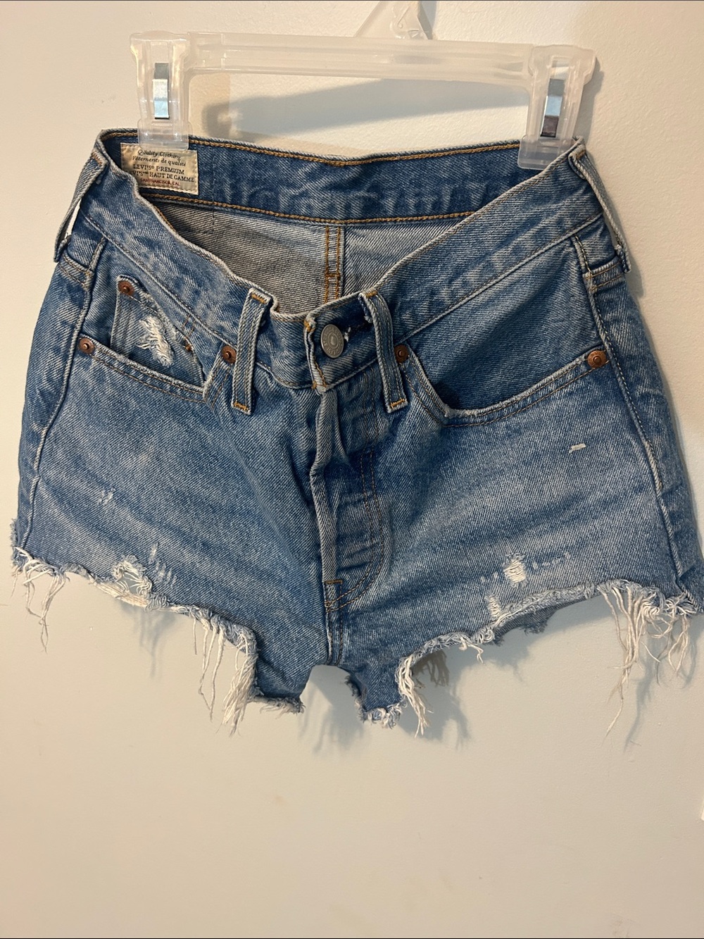 Levi’s Premium High-Rise Frayed Hem Shorts - Blue